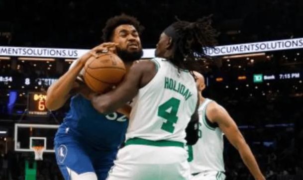 开云体育网页版-省着点用！马祖拉：不能过度依赖霍勒迪的防守