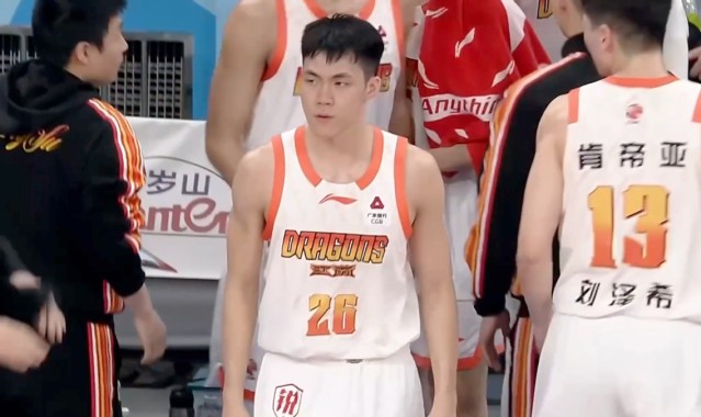 开云体育官方入口-太励志了！打了6年NBL，成功当选CBA探花，新秀年就成全明星首发