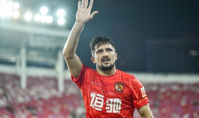 开云体育网站-洛国富告别广州返巴西 中超缘尽国足缘分能否续？