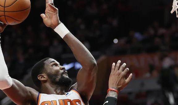 开云体育官网-保罗单人带队显出疲态 艾顿火线驰援恰逢其时