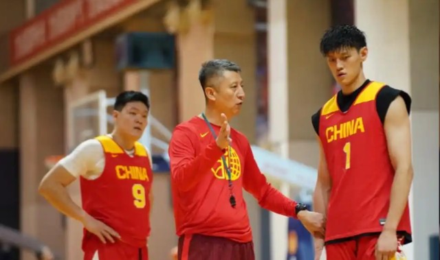 开云体育登录-徐杰健康时不选，伤了又征召，球迷怒批郭士强：就不能召郭昊文？