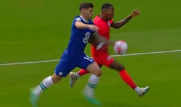 开云体育电脑版-老倒霉蛋布莱顿再遇误判，裁判公司这次不道歉