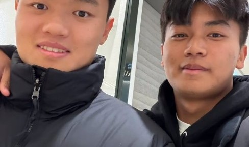 开云体育网站-蒯纪闻晒与杨希合照：欢迎新队友、老朋友