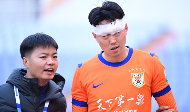 开云体育网站-山东解说：高准翼轻微脑震荡缝了30多针，现在应该问题不大了